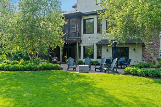 9921 Deerbrook Drive, Chanhassen, MN 55317