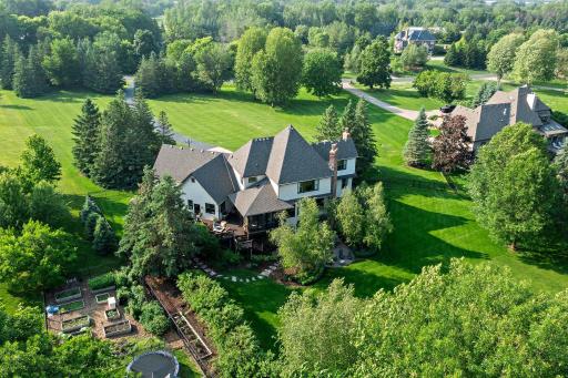 9921 Deerbrook Drive, Chanhassen, MN 55317