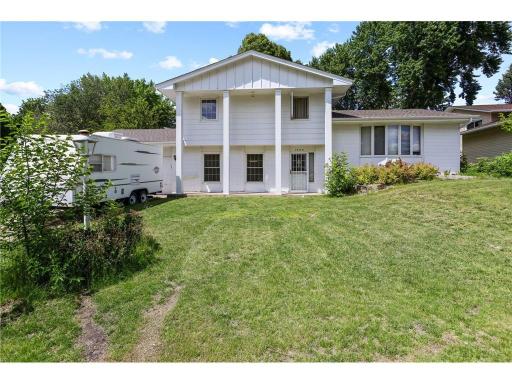 7908 37th Avenue N, Minneapolis, MN 55427