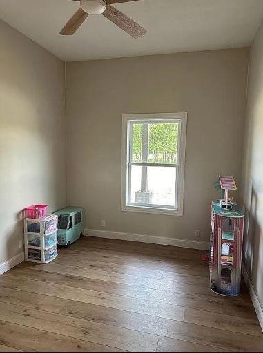 205 Hawthorne Avenue NW, Warroad, MN 56763