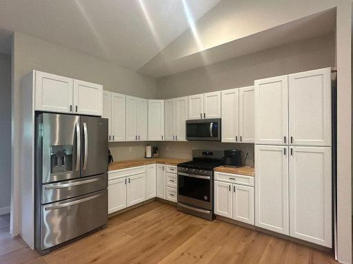 205 Hawthorne Avenue NW, Warroad, MN 56763