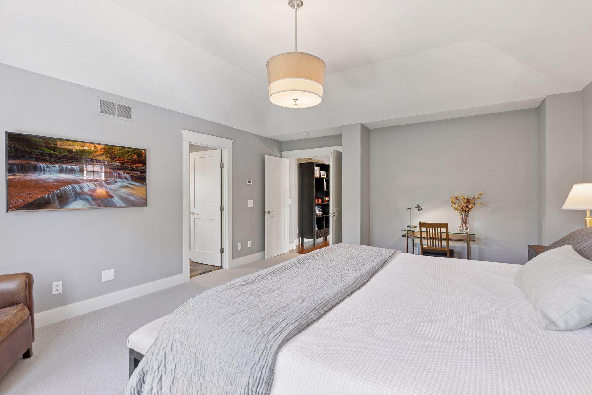 2414 West 42nd Street - Spacecrafting - 0033.jpg