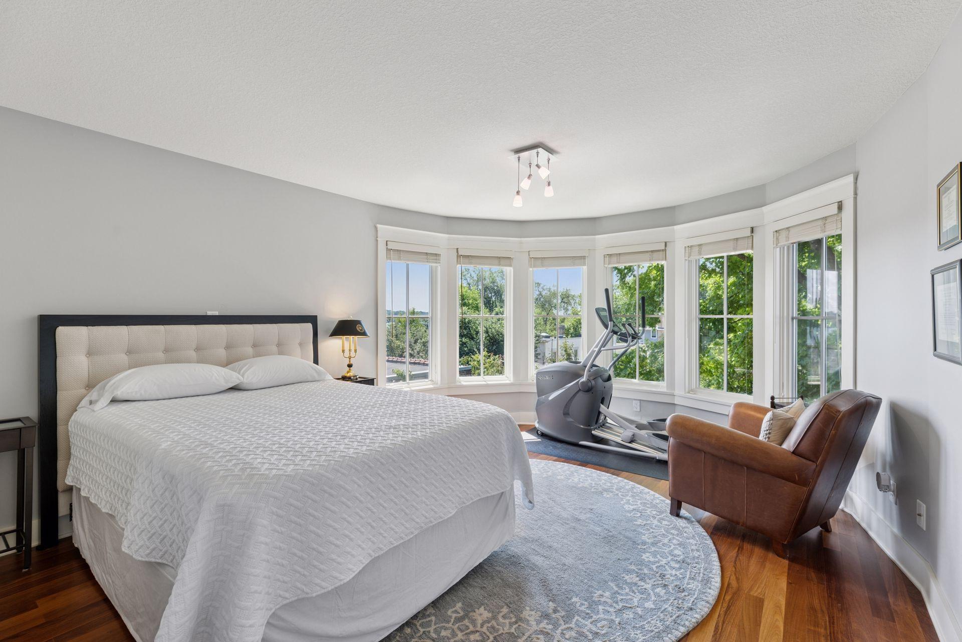 2414 West 42nd Street - Spacecrafting - 0041.jpg