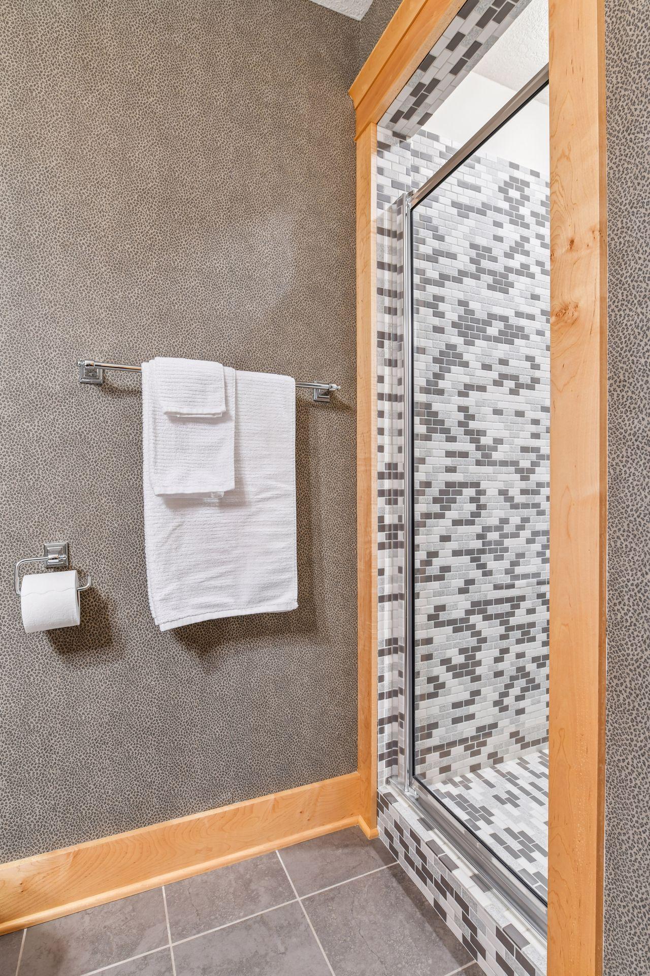 2414 West 42nd Street - Spacecrafting - 0056.jpg