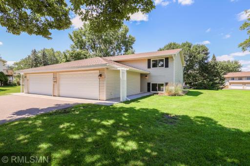 3821 Deercliff Court, Saint Paul, MN 55123