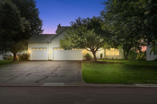 937 Briar Glen Lane, Saint Paul, MN 55129