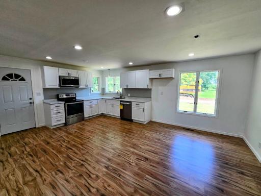 New bright updated kitchen
