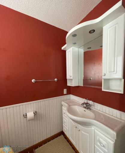 322 13th Street N, Moorhead, MN 56560