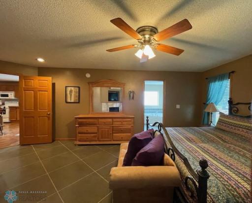 322 13th Street N, Moorhead, MN 56560