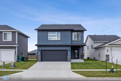 7909 Lost River Road, Horace, ND 58047