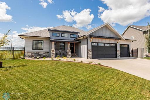 1596 75th Avenue S, Fargo, ND 58104