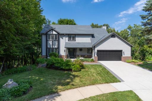 8855 Sylvan Ridge, Eden Prairie, MN 55347