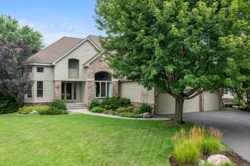 3933 Donegal Way, Eagan, MN 55122