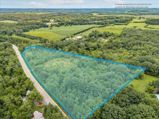 5.9 Wood Acres just minutes south of River Falls!