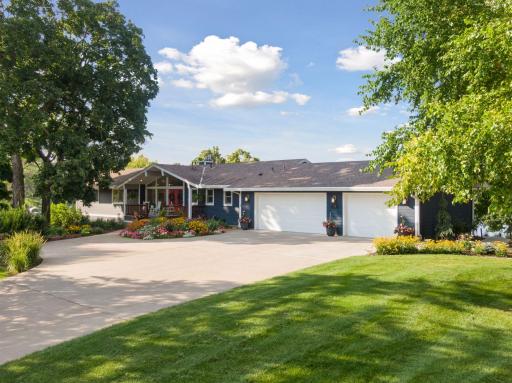 1300 Vine Place, Mound, MN 55364