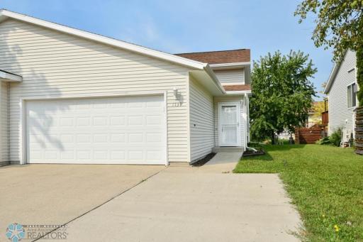 1739 49th Street S, Fargo, ND 58103