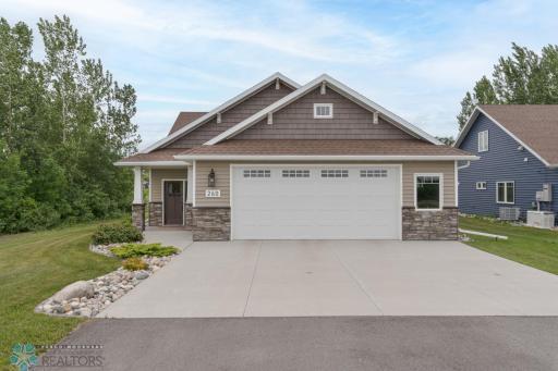 260 15th Avenue N, Casselton, ND 58012
