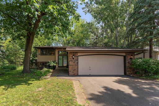 Welcome to 868 Westview Drive, Shoreview!