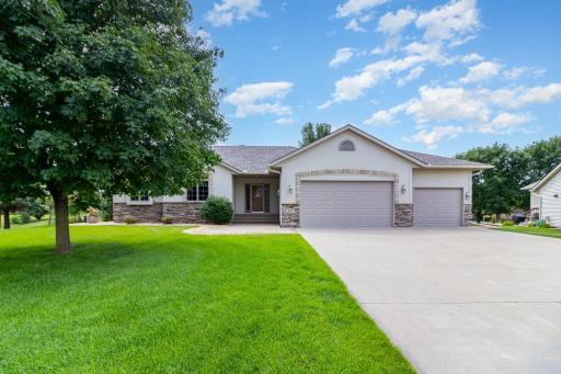 809 Horizon Court, Belle Plaine, MN 56011