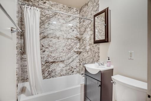 1501 Vincent Avenue N, Minneapolis, MN 55411