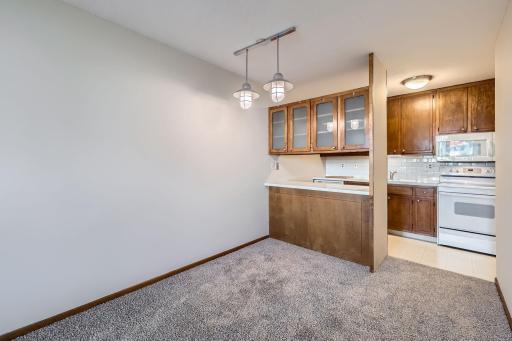 1405 e 40th st Unit 5 - Web Quality - 009 - 12 Dining Room.jpg