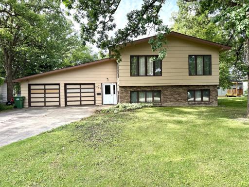 302 5th Street SE, Roseau, MN 56751