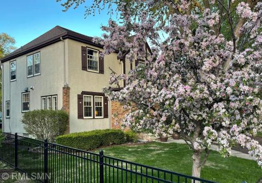708 Minnehaha Parkway E, Minneapolis, MN 55417