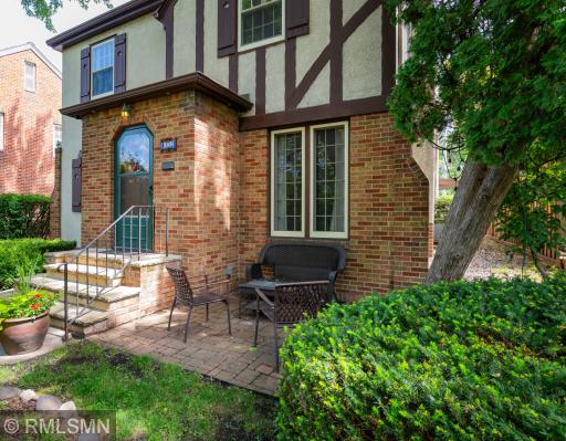 708 Minnehaha Parkway E, Minneapolis, MN 55417