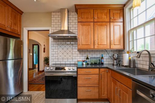 708 Minnehaha Parkway E, Minneapolis, MN 55417