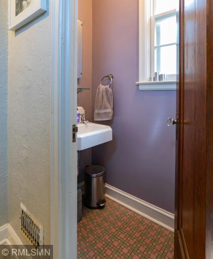 708 Minnehaha Parkway E, Minneapolis, MN 55417