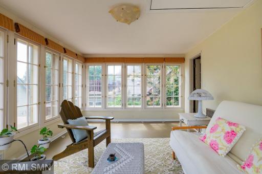 708 Minnehaha Parkway E, Minneapolis, MN 55417