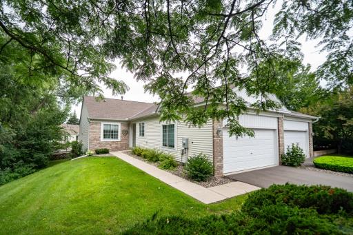Move in ready, all living one level townhome. Complete with walkout lower level, storage and convenience to shopping, restaurants, Walking and bike paths.