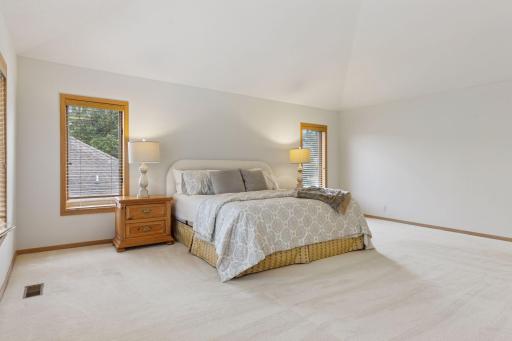 11886 Tapestry Lane, Minnetonka, MN 55305