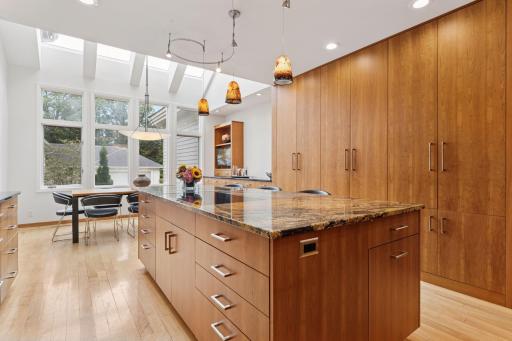 11886 Tapestry Lane, Minnetonka, MN 55305