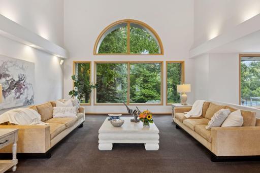 11886 Tapestry Lane, Minnetonka, MN 55305