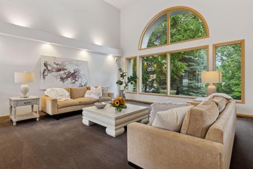 11886 Tapestry Lane, Minnetonka, MN 55305