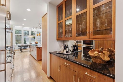 11886 Tapestry Lane, Minnetonka, MN 55305