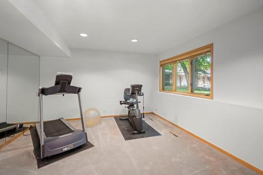 11886 Tapestry Lane, Minnetonka, MN 55305
