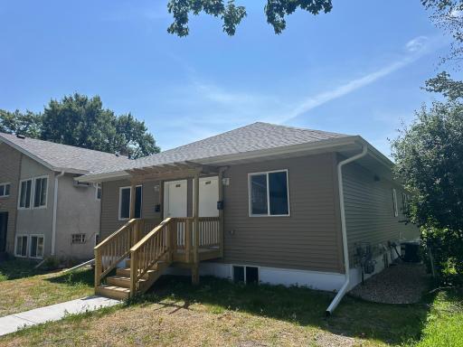 466 Thomas Avenue, Saint Paul, MN 55103