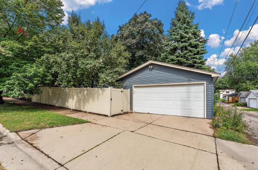 Two car garage in Mac Groveland? You betcha!