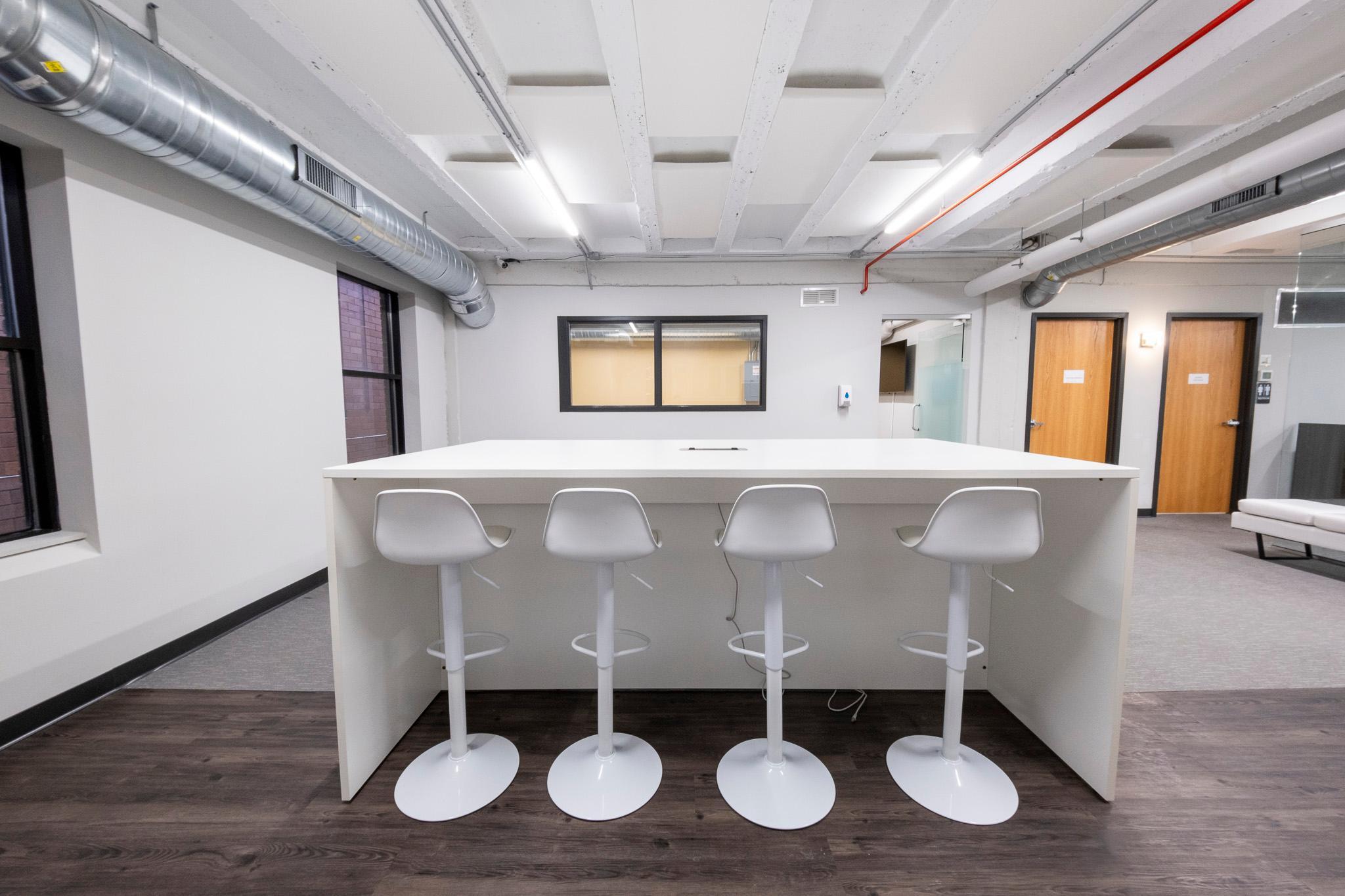 Suite 200-Kitchen5.JPG