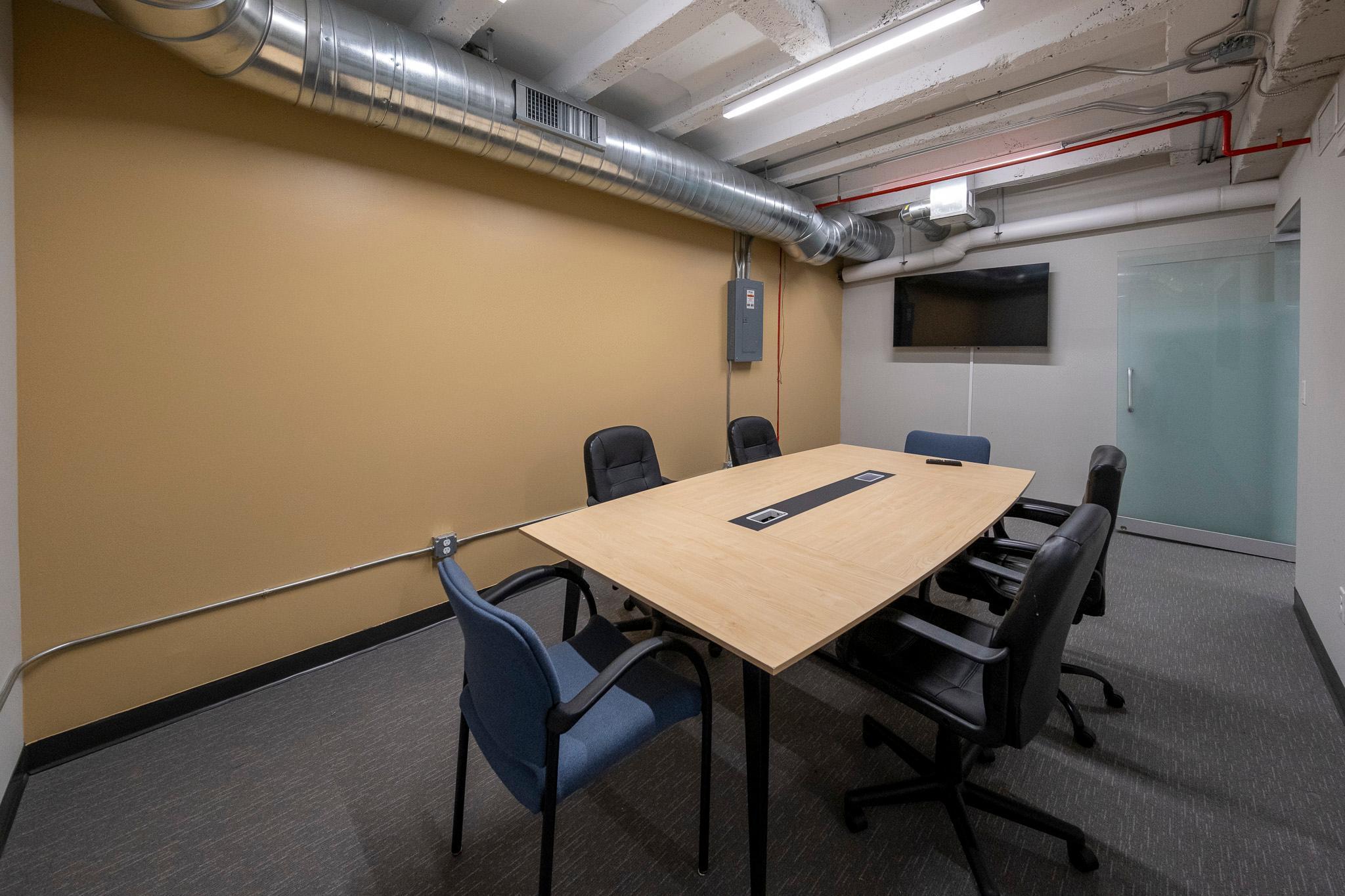 Suite 200-Office_conference room4.JPG