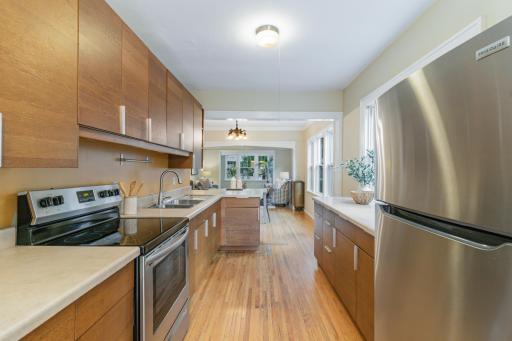 Kitchen cabinets with pull outs and turnstiles (Lower Unit)