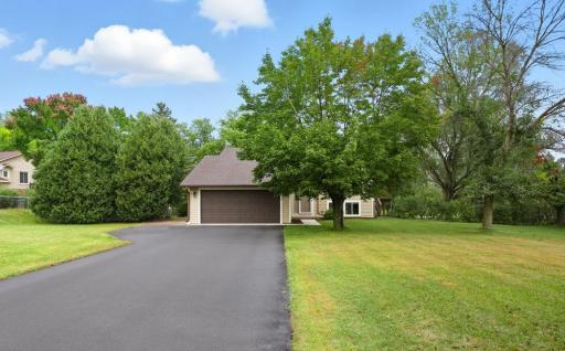 10179 Englewood Drive, Eden Prairie, MN 55347