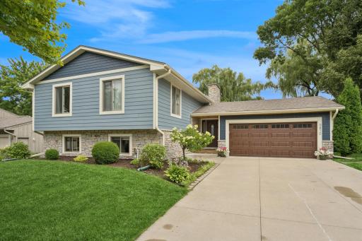 9810 Garrison Way, Eden Prairie, MN 55347