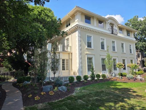 421 Summit Avenue, 2, Saint Paul, MN 55102