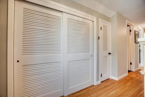 560 Saratoga Street S, Saint Paul, MN 55116