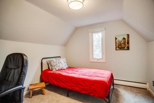 560 Saratoga Street S, Saint Paul, MN 55116
