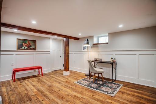560 Saratoga Street S, Saint Paul, MN 55116