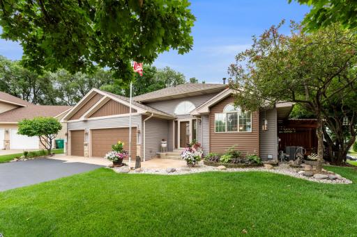 6305 91st Trail N, Brooklyn Park, MN 55445